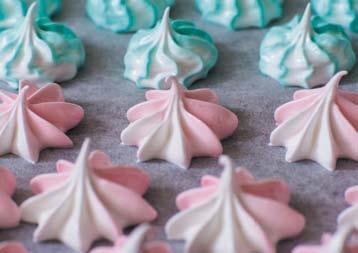 Иллюстрация к книге — Торты с сюрпризом. Шоколадные, сливочные, кофейные, желейные, ореховые, фруктовые [_096_2.jpg]