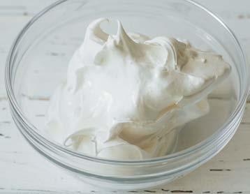 Иллюстрация к книге — Торты с сюрпризом. Шоколадные, сливочные, кофейные, желейные, ореховые, фруктовые [_106_4.jpg]