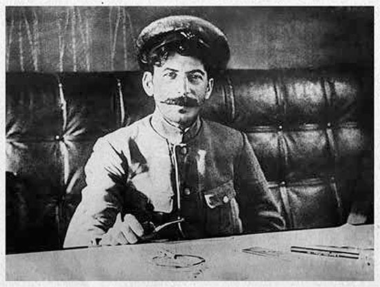 Иллюстрация к книге — Сталин. Личная жизнь [i_008.jpg]