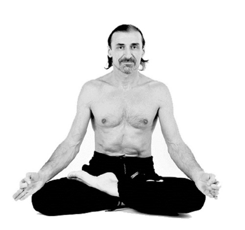 Иллюстрация к книге — Йога. Лучшие комплексы. Профилактика свыше 100 заболеваний Уцененный товар (№1) [i_018.jpg]