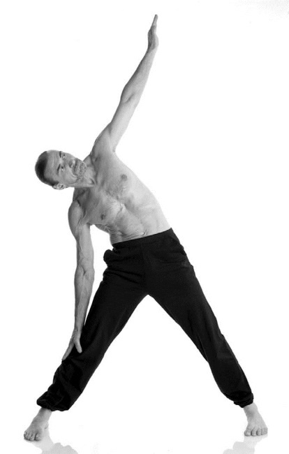 Иллюстрация к книге — Йога. Лучшие комплексы. Профилактика свыше 100 заболеваний Уцененный товар (№1) [i_027.jpg]