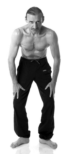 Иллюстрация к книге — Йога. Лучшие комплексы. Профилактика свыше 100 заболеваний Уцененный товар (№1) [i_035.jpg]