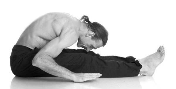 Иллюстрация к книге — Йога. Лучшие комплексы. Профилактика свыше 100 заболеваний Уцененный товар (№1) [i_149.jpg]