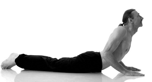 Иллюстрация к книге — Йога. Лучшие комплексы. Профилактика свыше 100 заболеваний Уцененный товар (№1) [i_169.jpg]