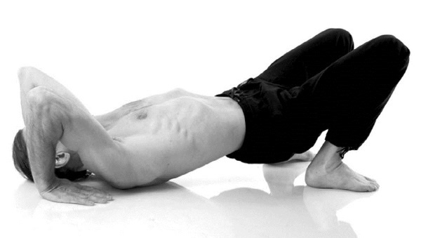 Иллюстрация к книге — Йога. Лучшие комплексы. Профилактика свыше 100 заболеваний Уцененный товар (№1) [i_174.jpg]