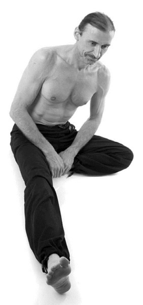 Иллюстрация к книге — Йога. Лучшие комплексы. Профилактика свыше 100 заболеваний Уцененный товар (№1) [i_202.jpg]