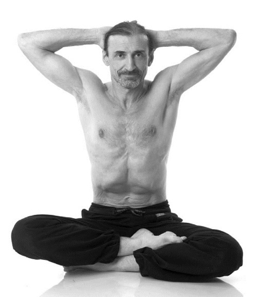 Иллюстрация к книге — Йога. Лучшие комплексы. Профилактика свыше 100 заболеваний Уцененный товар (№1) [i_221.jpg]