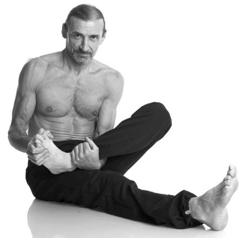 Иллюстрация к книге — Йога. Лучшие комплексы. Профилактика свыше 100 заболеваний Уцененный товар (№1) [i_243.jpg]