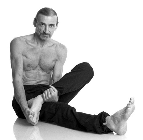 Иллюстрация к книге — Йога. Лучшие комплексы. Профилактика свыше 100 заболеваний Уцененный товар (№1) [i_244.jpg]