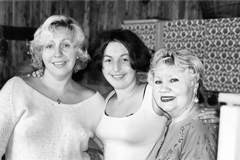 Иллюстрация к книге — Марина Голуб в жизни, театре, кино. Воспоминания друзей [_28.jpg]