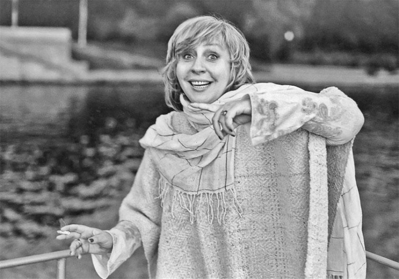 Иллюстрация к книге — Марина Голуб в жизни, театре, кино. Воспоминания друзей [_39.jpg]