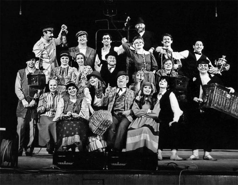 Иллюстрация к книге — Марина Голуб в жизни, театре, кино. Воспоминания друзей [_59.jpg]