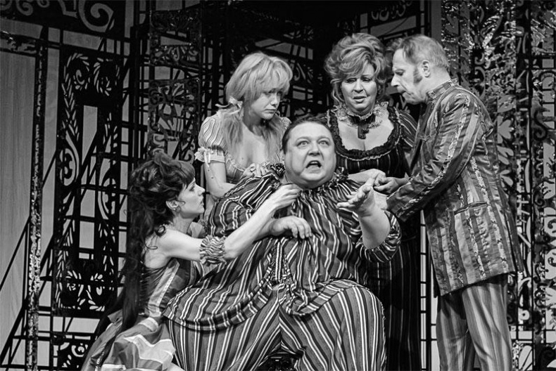 Иллюстрация к книге — Марина Голуб в жизни, театре, кино. Воспоминания друзей [_73.jpg]