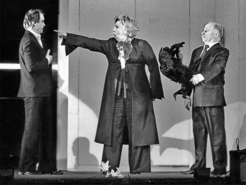 Иллюстрация к книге — Марина Голуб в жизни, театре, кино. Воспоминания друзей [_83.jpg]