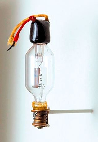 Иллюстрация к книге — Электрический дракон [i_050.jpg]