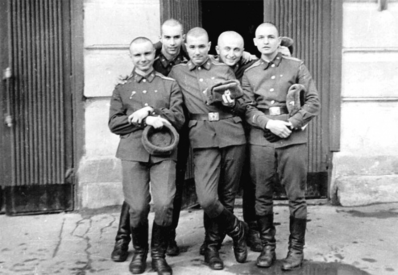 Иллюстрация к книге — Девятая рота. Факультет специальной разведки Рязанского училища ВДВ [i_004.jpg]