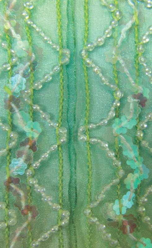 Иллюстрация к книге — Бисер. Энциклопедия вышивки [i_109.jpg]