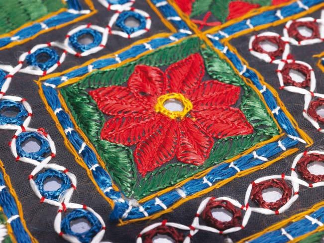 Иллюстрация к книге — Чудесные коврики своими руками [i_101.jpg]