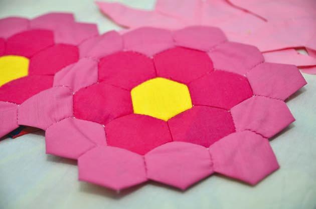 Иллюстрация к книге — Чудесные коврики своими руками [i_109.jpg]