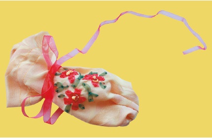 Иллюстрация к книге — Вышивка шелковыми лентами [i_147.jpg]