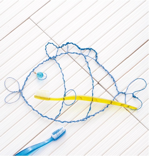 Иллюстрация к книге — Магия металла: декоративные украшения из проволоки [i_083.jpg]