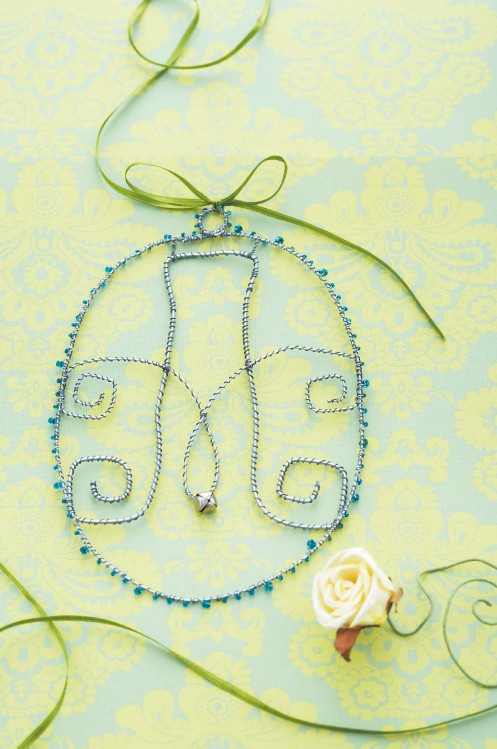 Иллюстрация к книге — Магия металла: декоративные украшения из проволоки [i_115.jpg]