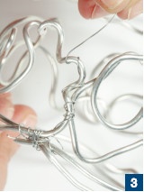 Иллюстрация к книге — Магия металла: декоративные украшения из проволоки [i_147.jpg]