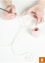 Иллюстрация к книге — Магия металла: декоративные украшения из проволоки [i_209.jpg]