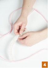 Иллюстрация к книге — Магия металла: декоративные украшения из проволоки [i_215.jpg]