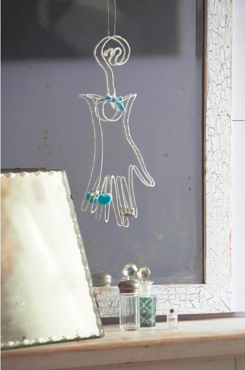 Иллюстрация к книге — Магия металла: декоративные украшения из проволоки [i_217.jpg]