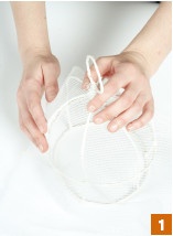 Иллюстрация к книге — Магия металла: декоративные украшения из проволоки [i_221.jpg]