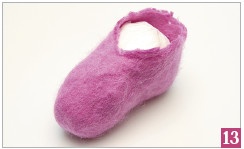 Иллюстрация к книге — Тапочки ручной работы: новые модели для взрослых и детей [i_068.jpg]