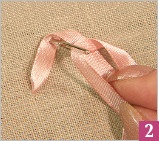 Иллюстрация к книге — Вышивка ленточками: мастер-класс для начинающих мастериц [i_054.jpg]