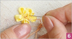 Иллюстрация к книге — Вышивка ленточками: мастер-класс для начинающих мастериц [i_094.jpg]