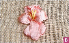 Иллюстрация к книге — Вышивка ленточками: мастер-класс для начинающих мастериц [i_148.jpg]