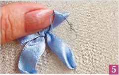 Иллюстрация к книге — Вышивка ленточками: мастер-класс для начинающих мастериц [i_200.jpg]