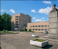 Иллюстрация к книге — Новый век начался с понедельника [i_001.jpg]