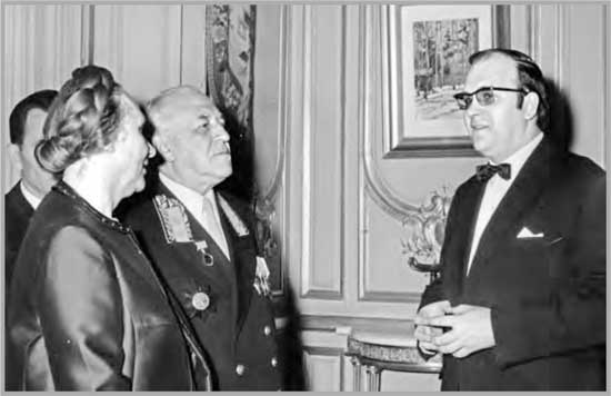 Иллюстрация к книге — Петух в вине, или Гастрономические воспоминания дипломата [i_014.jpg]