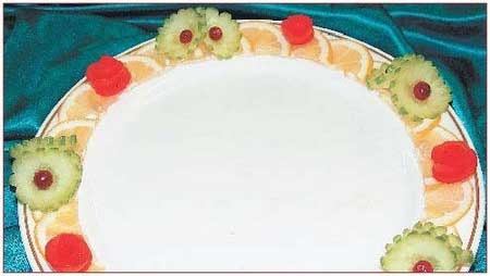 Иллюстрация к книге — Как украсить праздничный стол [i_046.jpg]