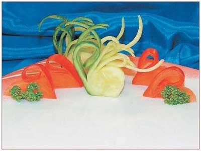 Иллюстрация к книге — Как украсить праздничный стол [i_068.jpg]