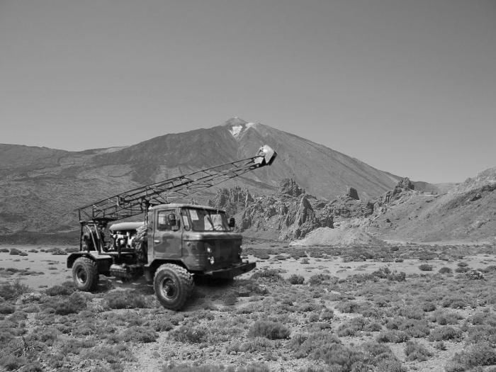 Иллюстрация к книге — Черная кровь войны [_1.jpg]