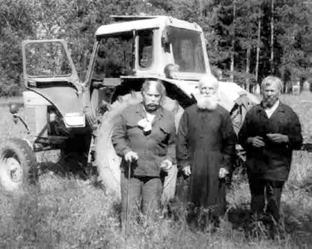 Иллюстрация к книге — С трудом о прошлом, о былом. Очерки о жителях д. Верхние Таволги [i_015.jpg]