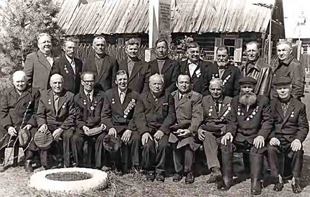 Иллюстрация к книге — С трудом о прошлом, о былом. Очерки о жителях д. Верхние Таволги [i_055.jpg]