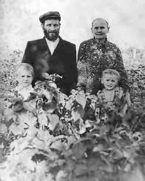 Иллюстрация к книге — С трудом о прошлом, о былом. Очерки о жителях д. Верхние Таволги [i_113.jpg]