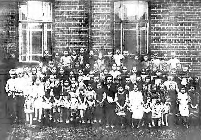 Иллюстрация к книге — С трудом о прошлом, о былом. Очерки о жителях д. Верхние Таволги [i_117.jpg]