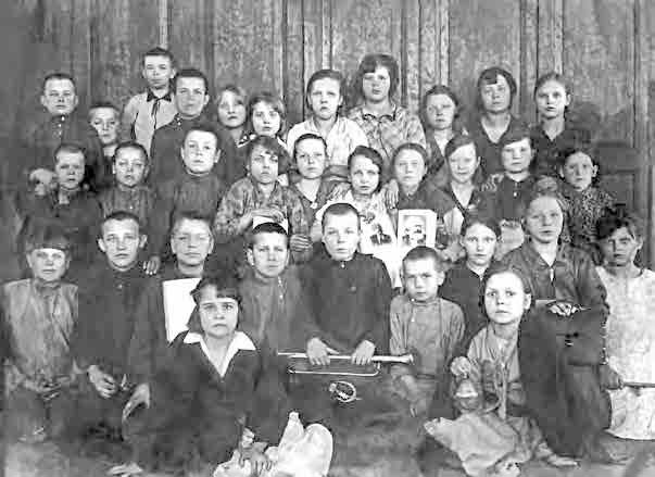 Иллюстрация к книге — С трудом о прошлом, о былом. Очерки о жителях д. Верхние Таволги [i_118.jpg]