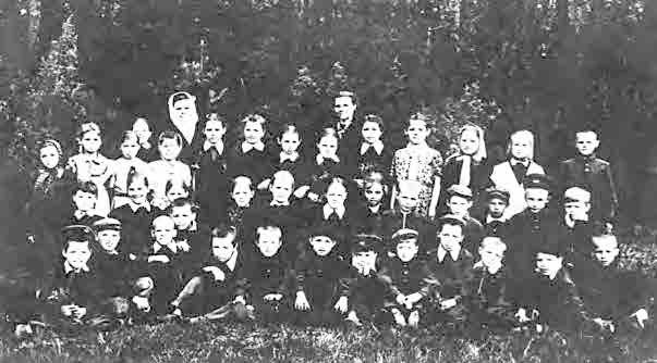 Иллюстрация к книге — С трудом о прошлом, о былом. Очерки о жителях д. Верхние Таволги [i_120.jpg]