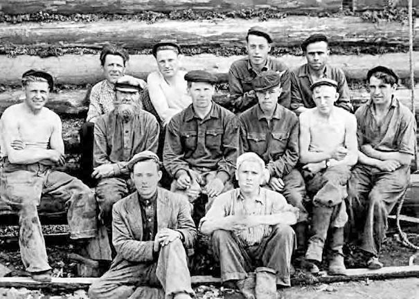 Иллюстрация к книге — С трудом о прошлом, о былом. Очерки о жителях д. Верхние Таволги [i_197.jpg]