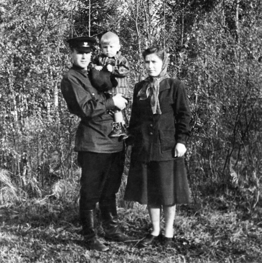 Иллюстрация к книге — Солнце над лесом (сборник) [i_026.jpg]