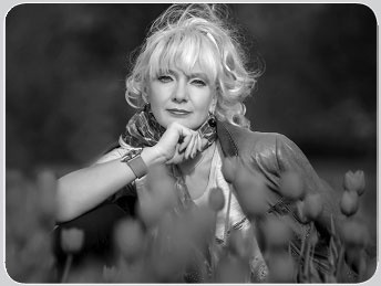 Иллюстрация к книге — Потерянные во времени [i_001.jpg]